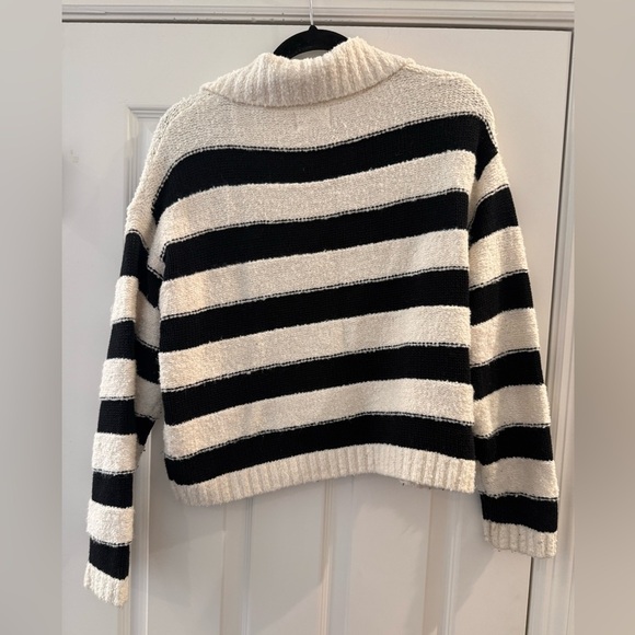 Universal Thread Black White Striped Collar Rugby Pullover sweater Medium - Picture 2 of 5